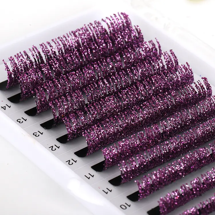 Extension de cils paillettes violettes